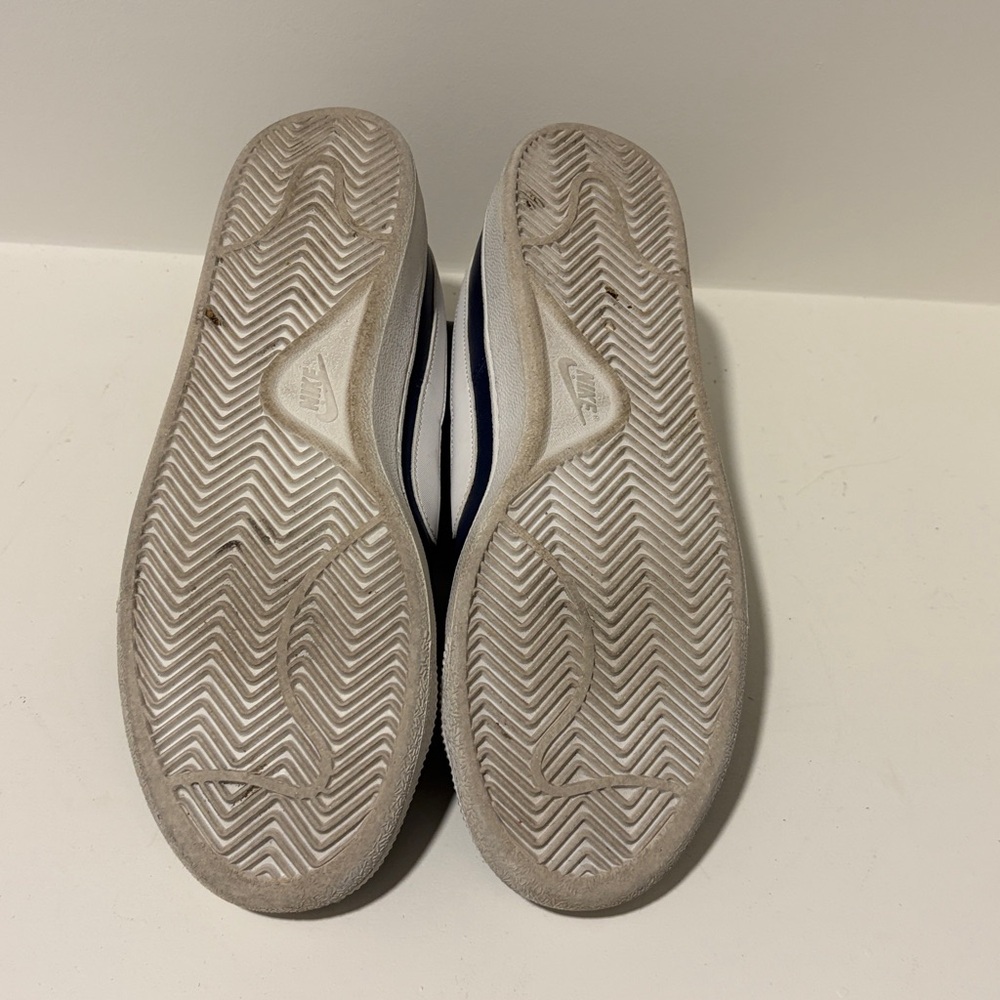 Nike Navy Blue Sneakers - Picture 4 of 5
